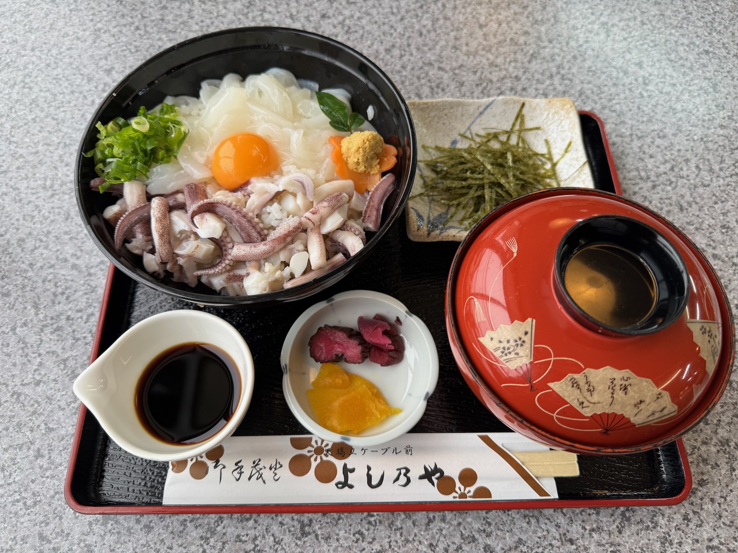 今回いただいた地イカの贅沢丼